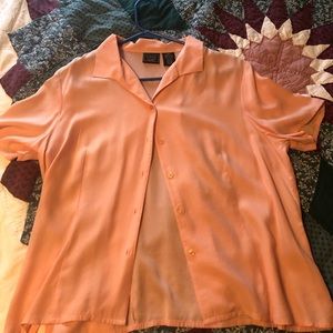 Women’s button up shirt